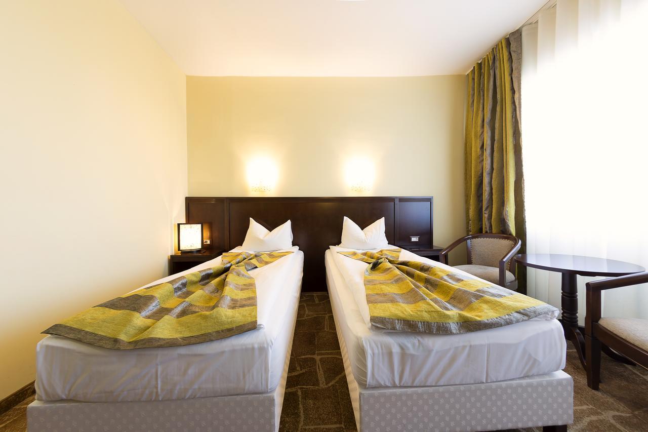 Hotel Parc 阿尔巴·尤利亚· 外观 照片
