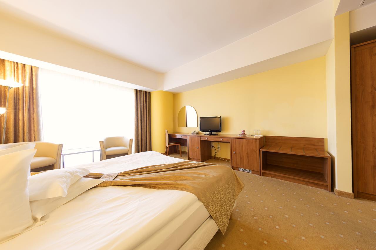 Hotel Parc 阿尔巴·尤利亚· 外观 照片